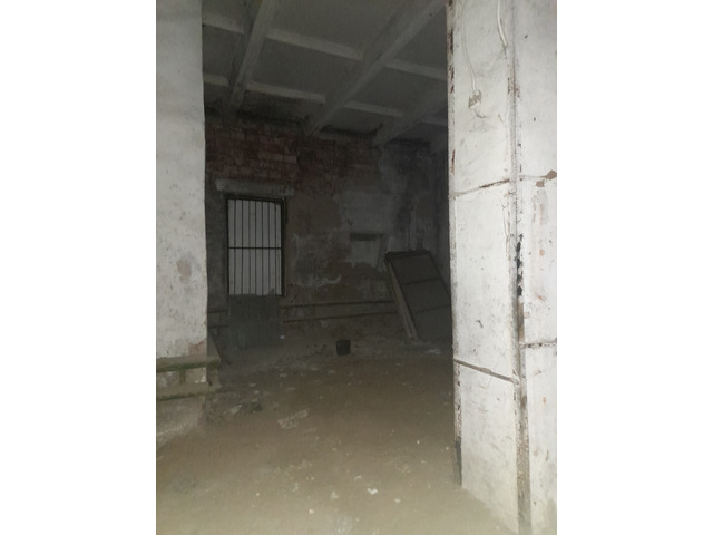 гараж 232,5 кв. м + участок 320 кв. м