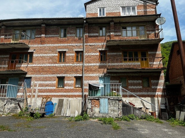 Здание 958.6 кв.м. и Земельный участок 0.5 га (под базу отдыха)