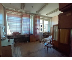 8 нежилых помещений разной площади (138.4 м²)