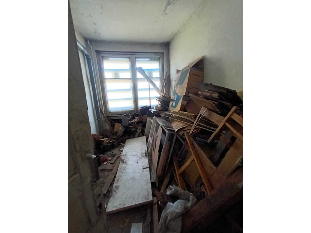 8 нежилых помещений разной площади (138.4 м²)