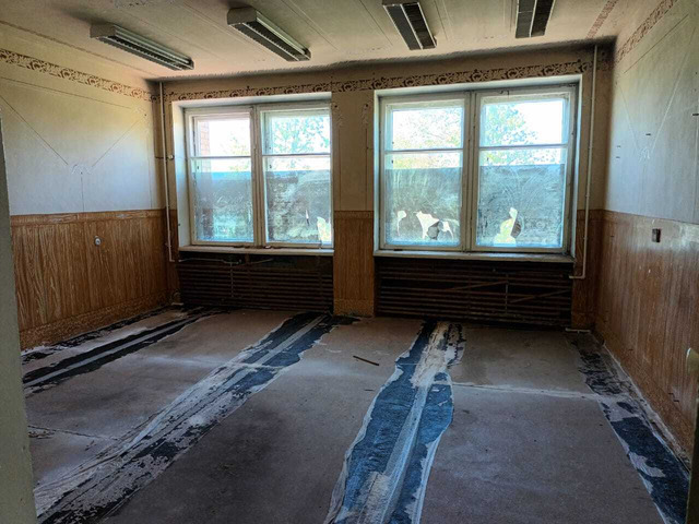 8 нежилых помещений разной площади (138.4 м²)